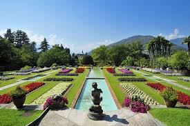 Guernsey Und Grundlsee Die Besten Reiseziele Zur Fruhlingsblute Reiseziele Reisen Tessin