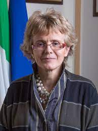 Questo l'intervallo di tempo che ha segnato il passaggio dalla vita di cantiere elena scrive di prodotti, interior design e architettura da circa 25 anni. Das Bose Marchen Der Spritzmittel Wissenschaft Und Technik Tgr Tagesschau