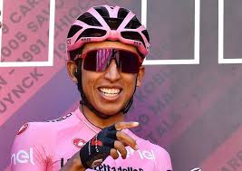 Egan bernal se convirtió en el inminente campeón del tour de francia con tan solo 22 años de edad. Egan Bernal 7 Cosas Que No Sabias Del Lider Del Giro De Italia 2021