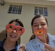 En nuestro Hospital cuidamos de las tradiciones 🇪🇨, pero también  aprovechamos algunos festejos internacionales como excusa para vivir una  fiesta con nuestras pacientes 🥳🥳 El vivir un proceso terapeutico de  internamiento no