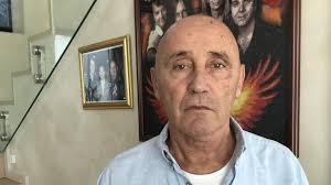 Pataky attila kórházban, az edda több tagja is beteg lett. Pataky Attila Megrendito Vallomasa Ereztem Ahogy Elfogyok Napi 1 Kilot Fogyott A Koronavirus Miatt Blikk