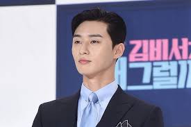 He was convincing as the problematic (read: Park Seo Joon Wittily Responds To The Haters Who Think His Looks Don T Suit What S Wrong With Secretary Kim Soompi