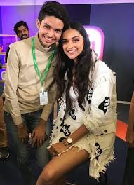 Deepika Padukone Borrows Ranveer Singh S Quirky Style As She Attends Event With Facebook Instagram Hungryboo Deepika Padukone Ranveer Singh Dreamy Wedding
