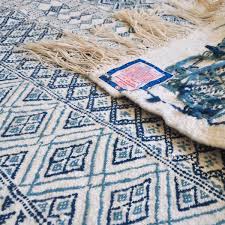 Uni nennt sich dieser nach traditioneller methode gewebte kunststoffteppich der aufstrebenden marke scandi living. Grosser Teppich Margoum Zaytouna 200x290 Blau Handgefertigt Wolle Tunesien