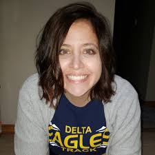 CHRISTINA ROBLES (@TheRobles2011)