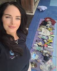 These two definitely don't suck! Shout-out to PADI AmbassaDiver Jack  Fishman & Lonely Whale Founder Adrian Grenier for joining the community to  help remove 700 lbs of trash from the ocean during