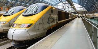 Gerbong kereta api yang terlempar dari jembatan jatuh ke jalan bebas hambatan pada saat jam sibuk pagi hari ketika aparat mengonfirmasi sedikitnya tiga orang meninggal dunia. Cara Untuk Ke Paris Dari London Bermula Dari Rm62