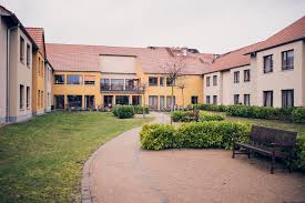 Neben öffnungszeiten, adresse und telefonnummer, bieten wir auch eine route zum geschäft und erleichtern euch so den weg zur nächsten filiale. Johanniterhaus Lutherstift Stendal Stendal Uppstall 12 Offnungszeiten Angebote