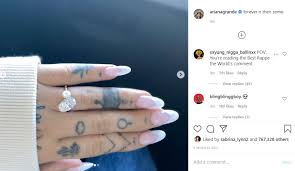 20, ariana grande surprised fans when she showed off her new engagement ring on instagram, given to her by her boyfriend of less than a year, dalton gomez.the former dancer turned real. Ariana Grande Announces Engagement To Boyfriend Dalton Gomez Unilad