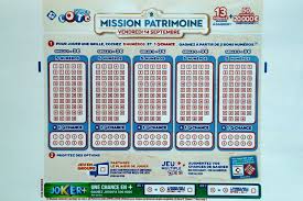 Portée sur les fonts baptismaux élyséens le 31 mai, l'opération a commencé début septembre selon les deux modalités les plus fréquentes pour ce type de jeu de hasard : Tirage D Un Nouveau Super Loto Du Patrimoine De 13 Millions D Euros Pour Le 14 Juillet