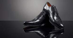 Sepatu itu dibuat oleh aubercy asal paris yang dikenali dalam menghasilkan beberapa sepatu eksklusif untuk pria. A Closer Look At The 4 500 Aubercy Diamond Shoes