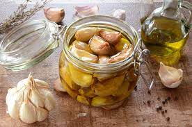 Ail Confit A L Huile D Olive Fait Maison