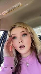 Kaylee Weaver's Instagram, Twitter & Facebook