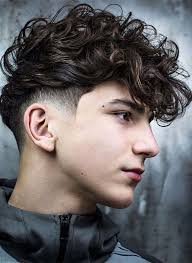 This year's best curly hairstyles & haircuts for men, as picked by experts. 7 Iconic Curly Hairstyles For Men To Sport In 2020 Hairstylesco