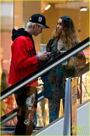 Machine gun kelly and kate beckinsale. Machine Gun Kelly Shares Kiss With New Girlfriend Sommer Ray In Public Despite Coronavirus Outbreak Photo 4449815 Machine Gun Kelly Sommer Ray Pictures Just Jared