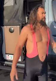 OMG, happy Hunk Day! Hosted by Jason Momoa bulging with apparent woody in a  singlet - OMG.BLOG