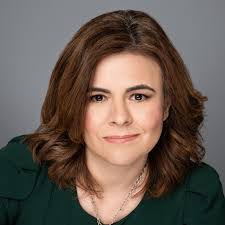 Elizabeth Beaumont's Instagram, Twitter & Facebook