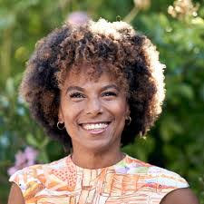 Cauline Williams's Instagram, Twitter & Facebook