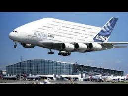 Biggest Aeroplane In The World Youtube In 2020 Boeing Dreamlifter Airplane Planes Movie