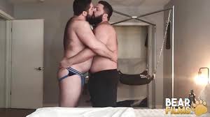 فیلم سکسی خرس‌های وحشی گی که از مقعد گاییده می‌شوند