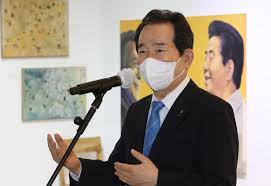안을 보면 김종인 미래통합당 비대위원장, 해골찬 민주당 당 대표, 국무총리 정세균맨, 그리고 대통령 문재앙의 화환이 있다. å°¹ ì •ë©´ ê²¨ëƒ¥í•œ ì •ì„¸ê·  ì´ìž¬ëª…ì— ë‚  ì„¸ìš´ ì´ë‚™ì—°