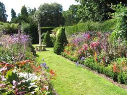 Beautiful English Garden Designs You Can Create To Complement Your Landscape English Count English Garden Design Perennial Garden Design Rose Garden Design