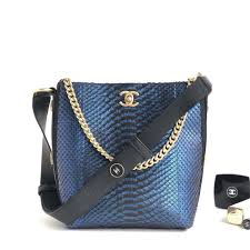 Black on one side, tan on the other, the panels are connected with the tote's signature metal. Best Designer Handbags 2019 Most Popular In Summer And Spring Bags Womenbags Clothes Ideas Design Handbags Bags Women Bags Fashion Handbag Shopping