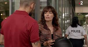 Alors que la famille d'inès hésite à porter plainte, sofia prend les choses en main pour remonter le moral de claire. Un Si Grand Soleil En Avance Elsa Rompt Avec Manu Resume Video De L Episode N 281 Du 23 Septembre Stars Actu