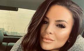 She has over 370,000 followers on her katasarka instagram account. Sarka Kata Hibatlan Bikini Body Val Koszontotte Az Uj Evet Well Fit