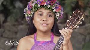 Raumata TETUANUI young tahitian singer and ukulele player., Raumata  TETUANUI jeune chanteuse Tahitienne et joueuse de ukulele.