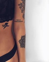 Paradise Elegir El Disene Environnant Les Un Tatuaje No Siempre Es Lo Maazines Sencillo Huh Elbow Tattoos Above Elbow Tattoo Forearm Tattoo Women