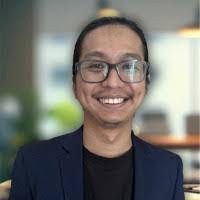 Aaron Raphael's Instagram, Twitter & Facebook