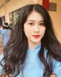 Review phim : Cô gái đang tắm sông thì bị đàn rắn độc vây quanh