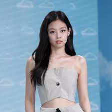 BLACKPINK's Jennie Leaves Melbourne Stage Abruptly Due to “Deteriorating  Condition” 