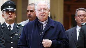 Fernando karadima abandona el edificio de la corte suprema en santiago, 11 de noviembre de la noche del domingo falleció el religioso chileno fernando karadima, expulsado del sacerdocio luego. Muere Fernando Karadima Ex Sacerdote Condenado Por Abusos Sexuales Por El Vaticano Emol Com