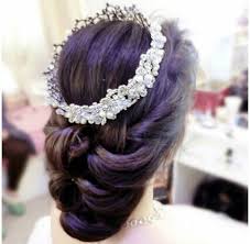 Here you can see how the addition of the hair accessories is adding charm to the locks. Romantic Crystal Rhinestone Tiara Bridal Hair Accessories Crowns For Quinceanera Round Pageant Crown Party Tiara De Cabelo Crowns For Quinceanera Hair Accessories Crownbridal Hair Accessories Aliexpress