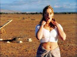 Its plot follows an american exit counselor (keitel) who attempts to deprogram a young australian woman (winslet) who has been indoctrinated into new age cult in india. Pictures Of Kate Winslet Without Makeup Kate Winslet Holy Smoke Kate Winslet Kate Winslate