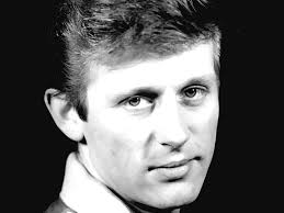 🇬🇧 JOHN LEYTON