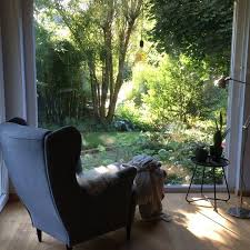 Gefallt 609 Mal 14 Kommentare Ein Schweizer Garten Einschweizergarten Auf Instagram Abendlicht Im Schattengarten Cottage Inspiration Home Chaise Lounge