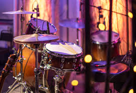 Alat musik ritmis bisa dimainkan dengan cara dipukul, digoyang atau digesek. Contoh Alat Musik Ritmis Dan Cara Memainkannya Kumparan Com