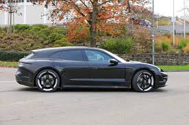 Entdecken sie die taycan und taycan cross turismo modelle im detail. 2021 Porsche Taycan Cross Turismo Spotted With No Disguise Autocar