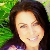 Alex Skillings's Instagram, Twitter & Facebook