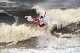 Kelly slater, of the united states, was crowned professional world champion on 11 occasions, while australian woman layne beachley was the first surfer, male or female, to claim six consecutive global professional titles between 1998 and. Fjrwfcohyfoh3m