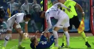 90'+2' second half ends, real madrid 2, san lorenzo 0. Julio Buffarini Tried A Rabona And Started A Brawl In Argentina Planet Football