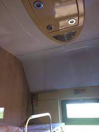 3locuri la vagoanele de dormit cu 3 paturi în cabină. Cum AratÄƒ Primul Tren De Lux Din Romania Chiar Nu MeritÄƒ Oboseala Si Riscul De A Face 7 8 Ore Pe Drum Cu Masina