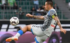Für eine detaillierte suche stehen die parameter „wettbewerb, „position und „detailposition zur verfügung. Italien Neapel Kapitan Hamsik Wechselt Nach China News Fussballdaten