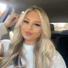 Emily Groh's Instagram, Twitter & Facebook