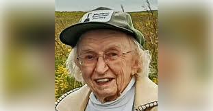 Cindy Browne's Instagram, Twitter & Facebook