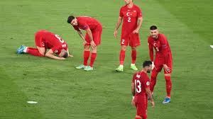 Das erste eigentor der em fiel direkt im eröffnungsspiel. Fussball Noch Nie So Schlecht Harte Kritik An Turkei Sport Sz De