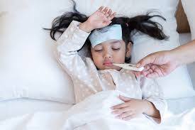 Hal itu karena kondisi demam membuat anak kehilangan cairan, yang beresiko anak mengalami dehidrasi. Efek Samping Imunisasi Dari Yang Wajar Sampai Serius